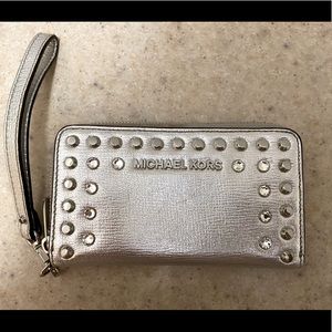 Almost new，MK purse.